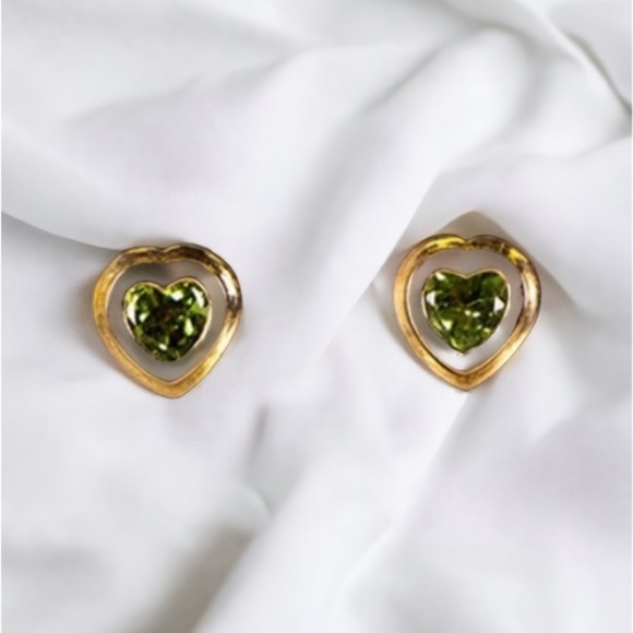 14k Gold Peridot Heart Earrings - Picture 1 of 2